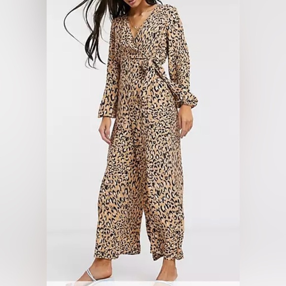 ASOS Pants - 🆕ASOS DESIGN wrap tie jumpsuit 100% VISCOSE in leopard print size 8